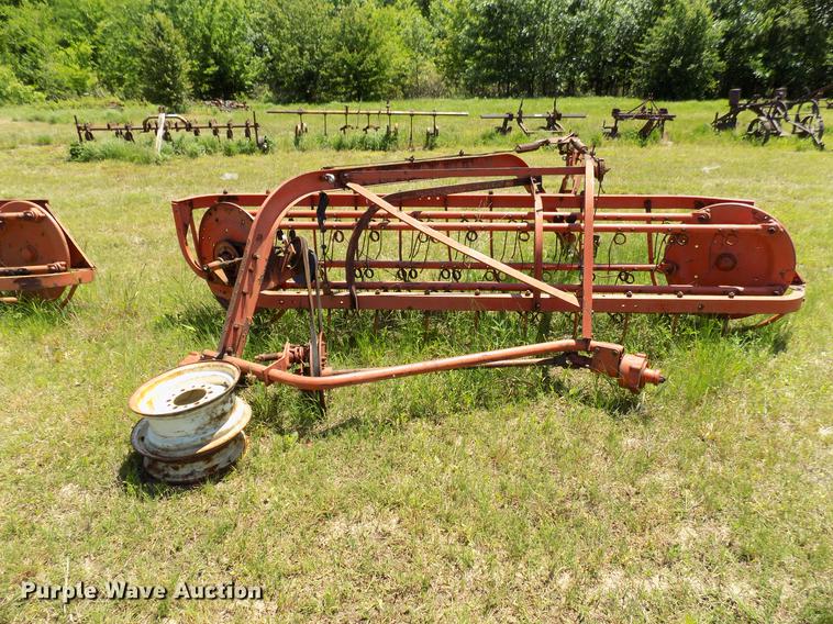 image for item FO9893 Allis Chalmers basket rake