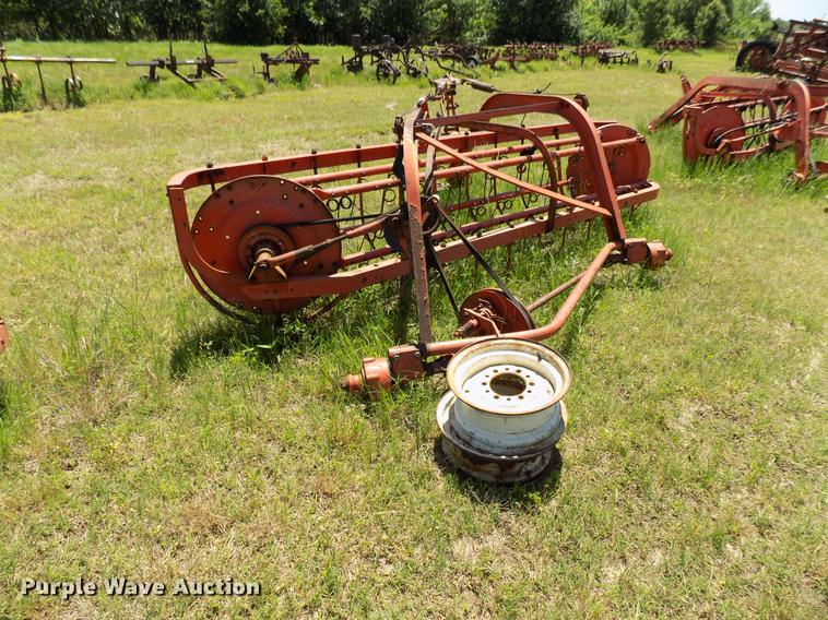 image for item FO9893 Allis Chalmers basket rake