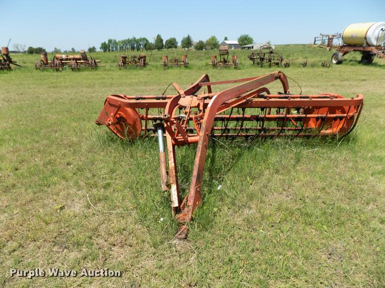 image for item FO9894 Allis Chalmers basket rake