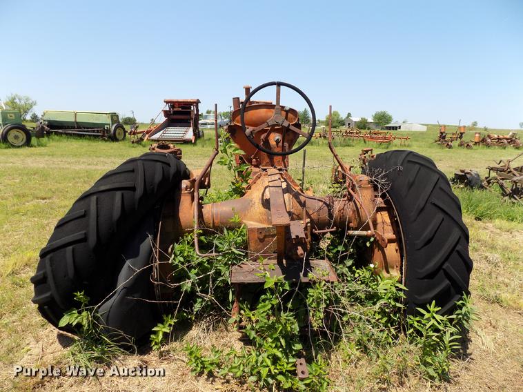 image for item FO9897 Allis Chalmers UC tractor