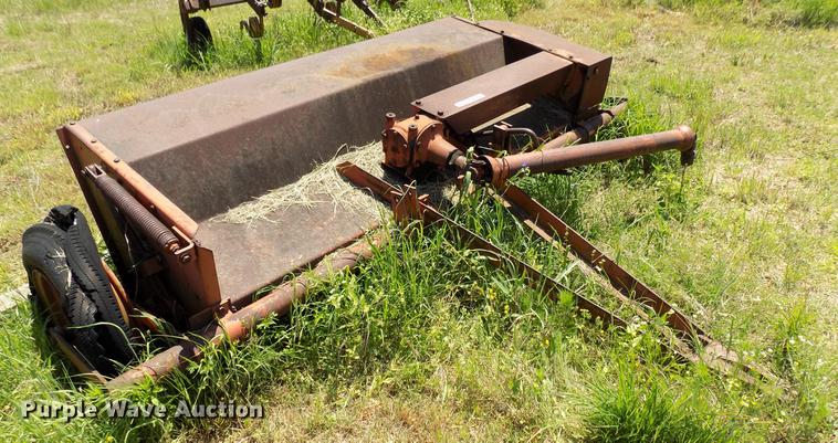 image for item FO9908 Allis Chalmers hay crimper