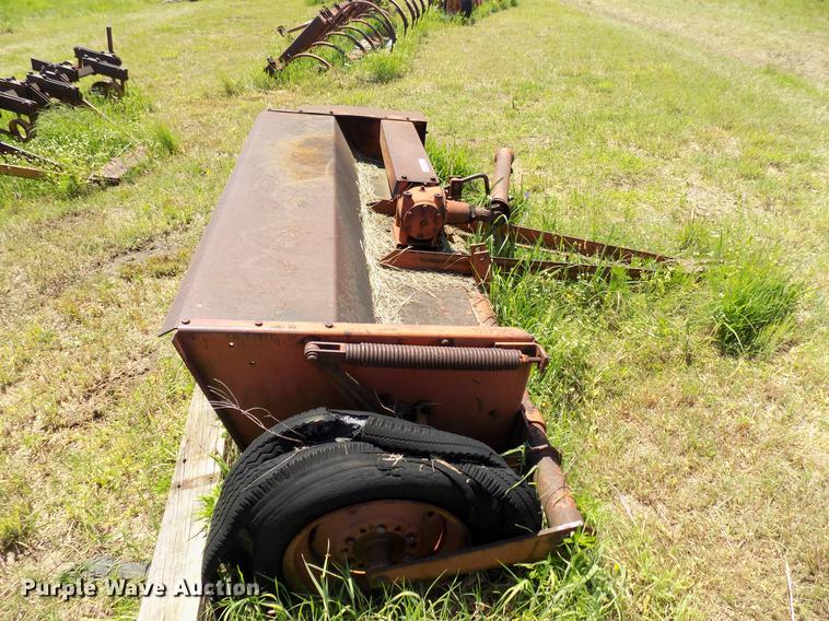 image for item FO9908 Allis Chalmers hay crimper