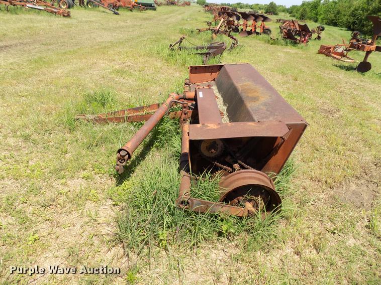 image for item FO9908 Allis Chalmers hay crimper