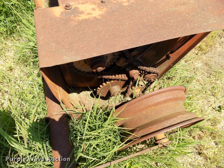 image for item FO9908 Allis Chalmers hay crimper