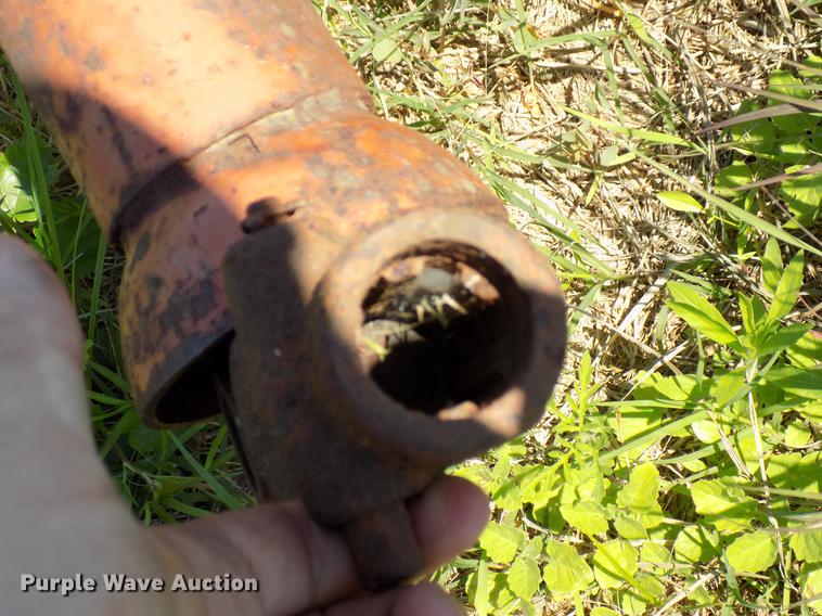 image for item FO9908 Allis Chalmers hay crimper