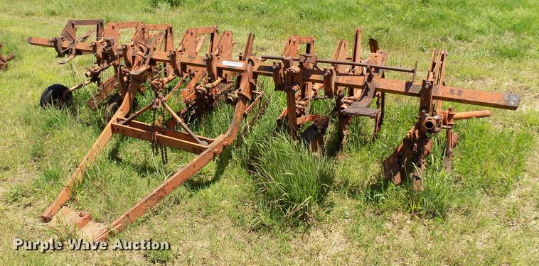 image for item FO9925 Row crop cultivator