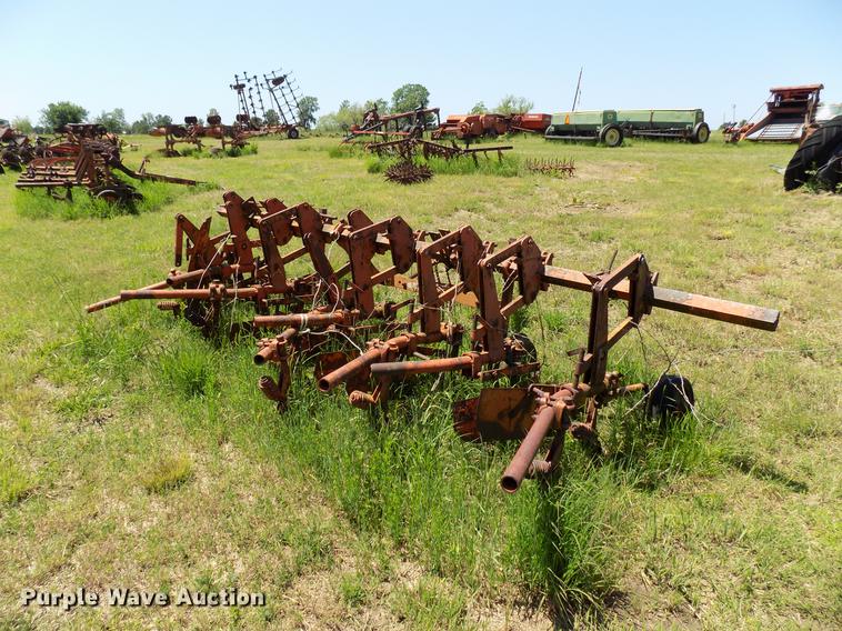 image for item FO9925 Row crop cultivator