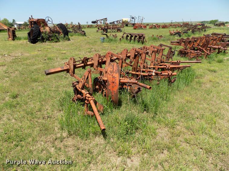 image for item FO9925 Row crop cultivator