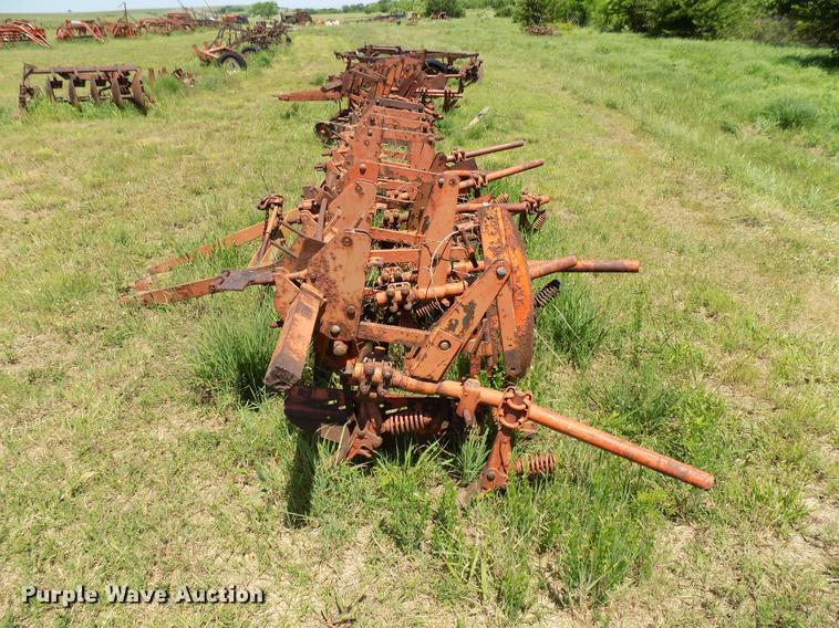 image for item FO9925 Row crop cultivator