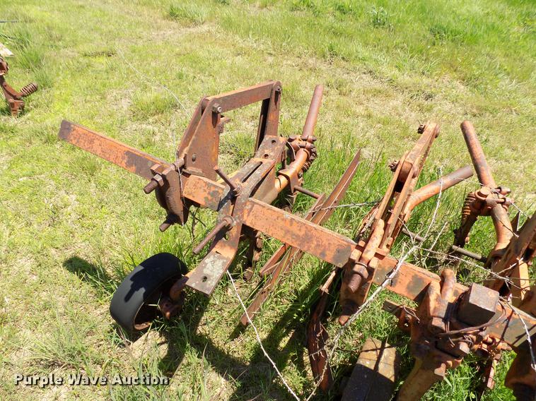 image for item FO9925 Row crop cultivator