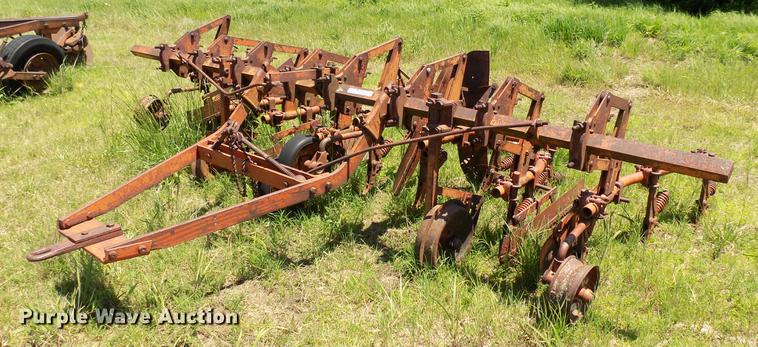 image for item FO9926 Row crop cultivator