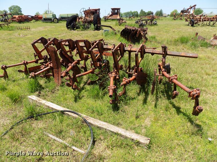 image for item FO9926 Row crop cultivator