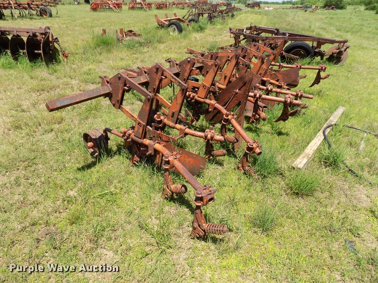 image for item FO9926 Row crop cultivator