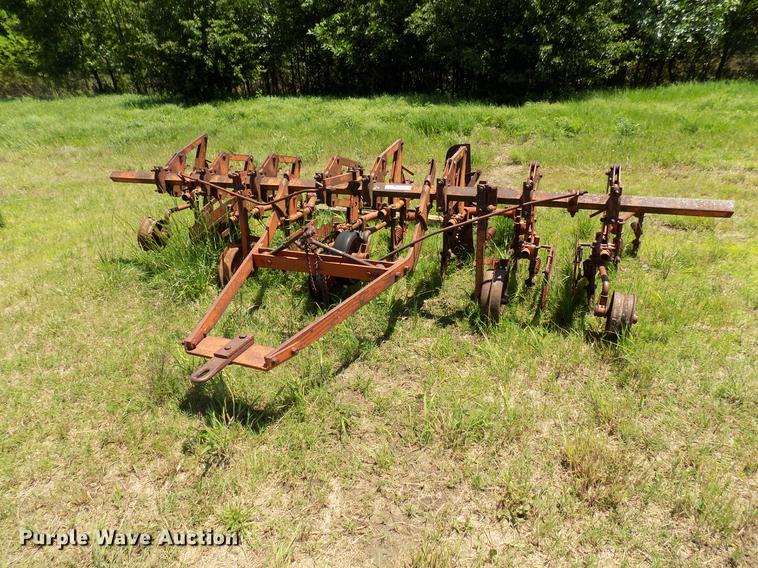 image for item FO9926 Row crop cultivator