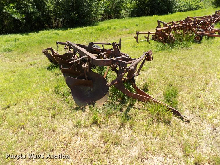 image for item FO9927 Four bottom disk plow
