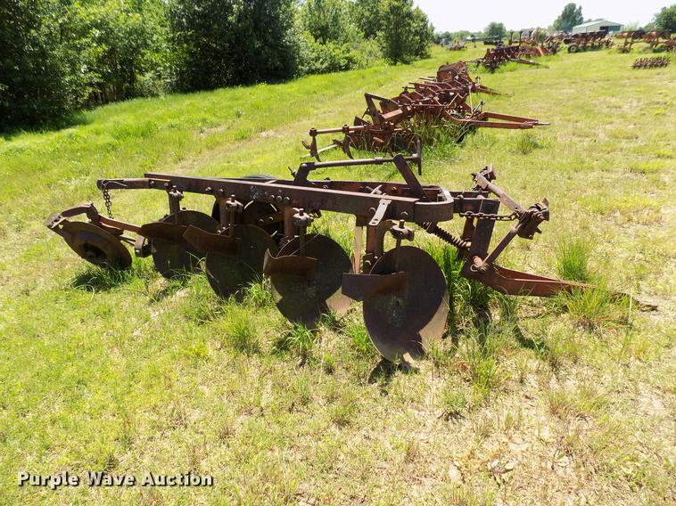 image for item FO9927 Four bottom disk plow