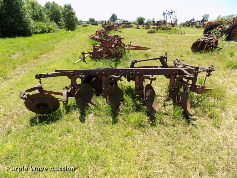 image for item FO9927 Four bottom disk plow