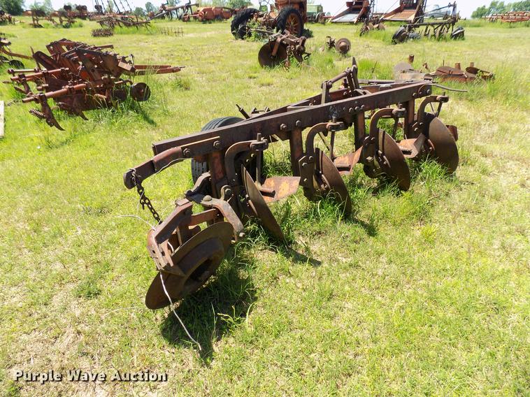 image for item FO9927 Four bottom disk plow