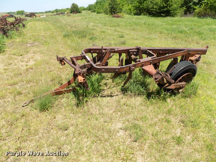 image for item FO9927 Four bottom disk plow