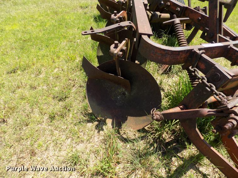 image for item FO9927 Four bottom disk plow