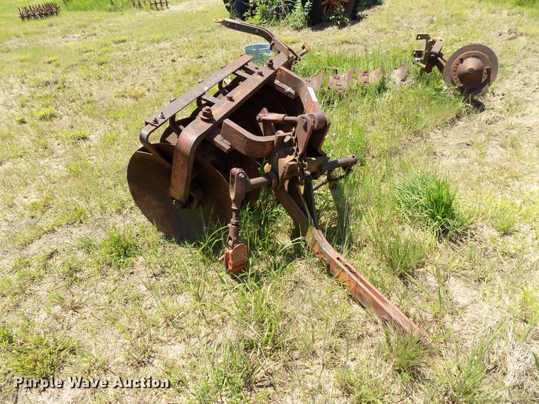 image for item FO9928 One-way plow