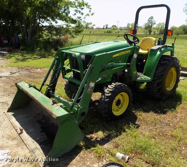 image for item FO9961 2013 John Deere 3038E tractor