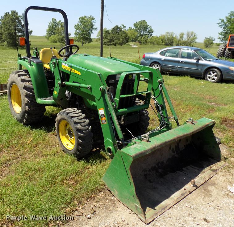 image for item FO9961 2013 John Deere 3038E tractor