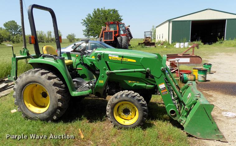 image for item FO9961 2013 John Deere 3038E tractor