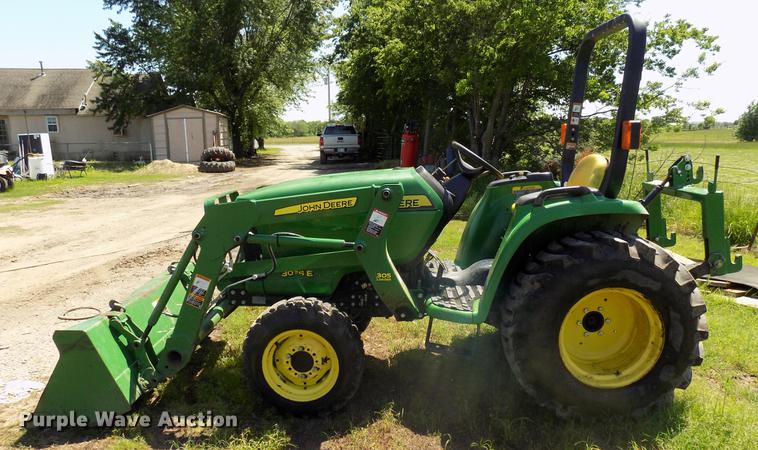 image for item FO9961 2013 John Deere 3038E tractor