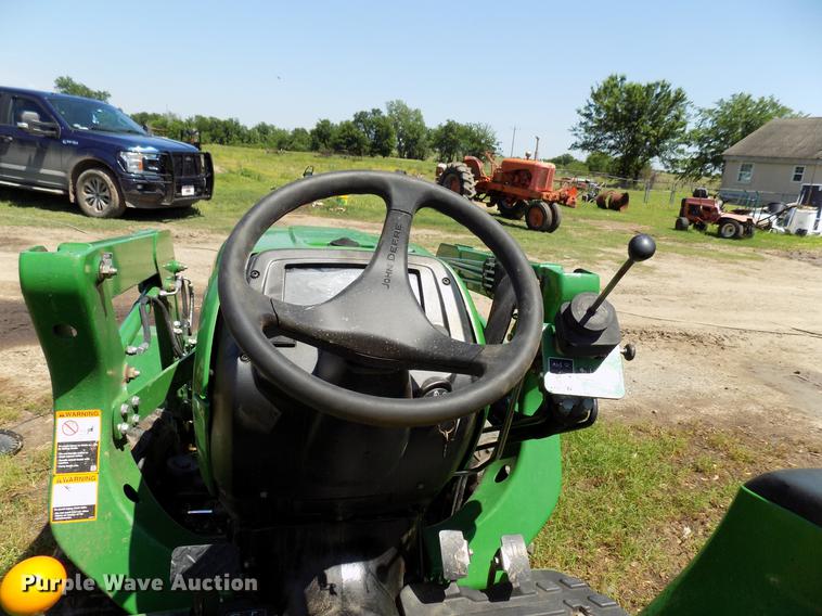 image for item FO9961 2013 John Deere 3038E tractor