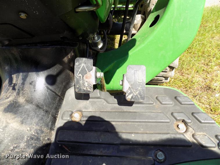 image for item FO9961 2013 John Deere 3038E tractor
