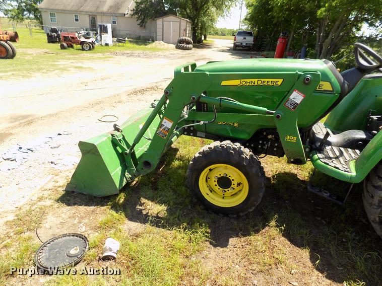 image for item FO9961 2013 John Deere 3038E tractor