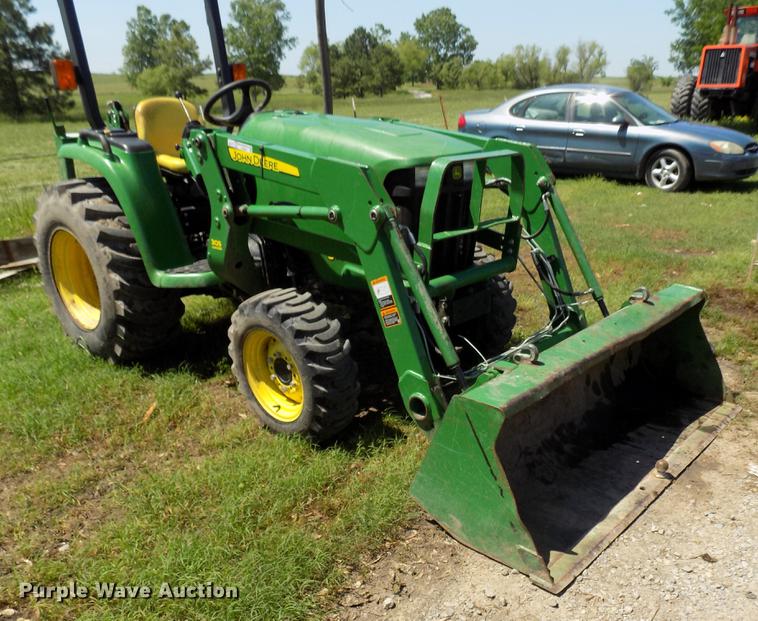 image for item FO9961 2013 John Deere 3038E tractor