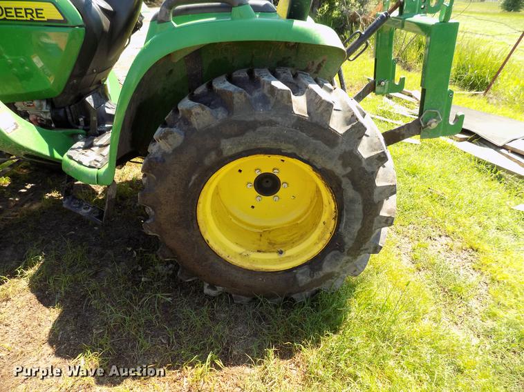 image for item FO9961 2013 John Deere 3038E tractor