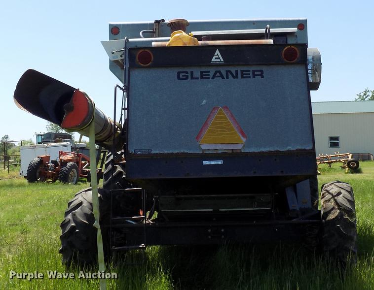 image for item FO9962 (2) Gleaner L2 combines