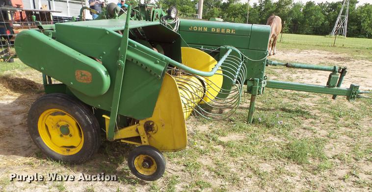 image for item FS9531 John Deere 224 small square baler