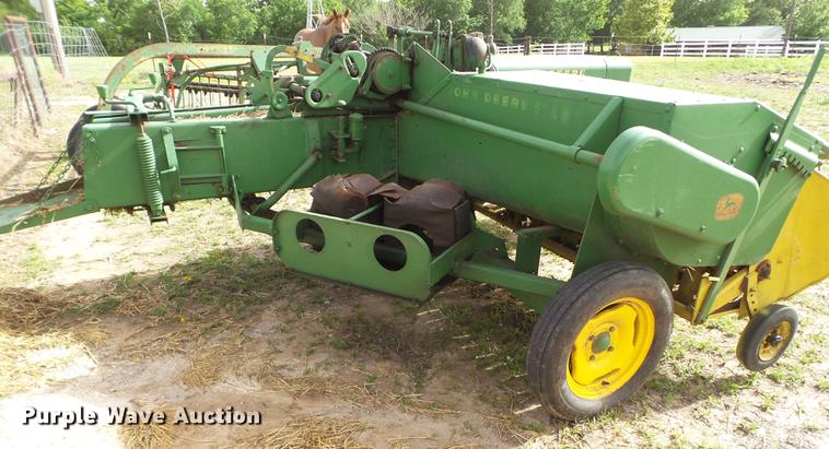 image for item FS9531 John Deere 224 small square baler