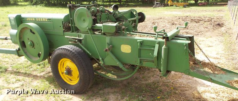 image for item FS9531 John Deere 224 small square baler