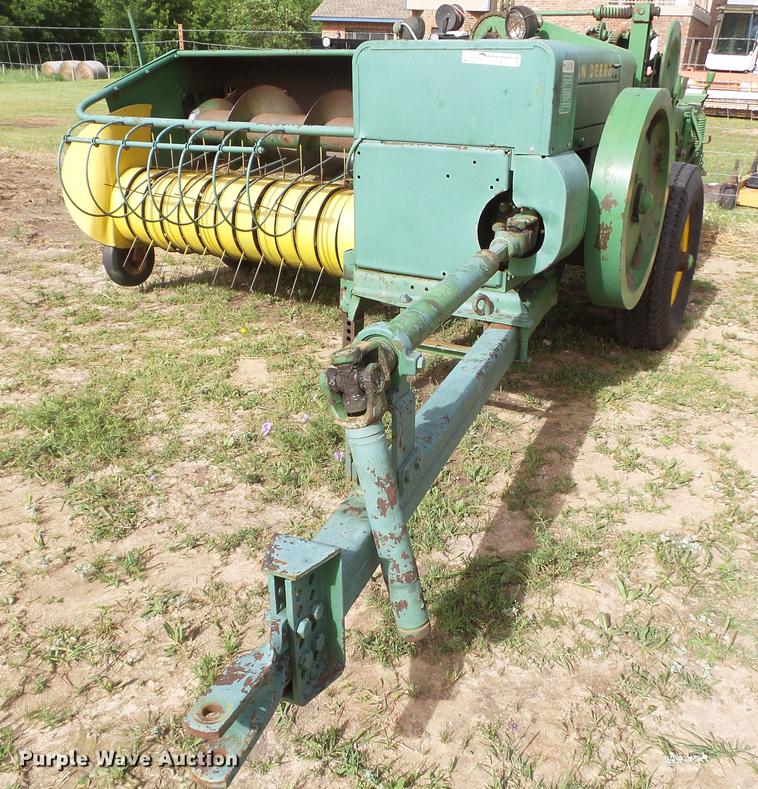image for item FS9531 John Deere 224 small square baler