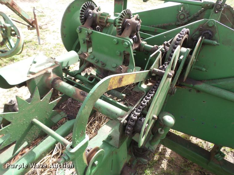 image for item FS9531 John Deere 224 small square baler