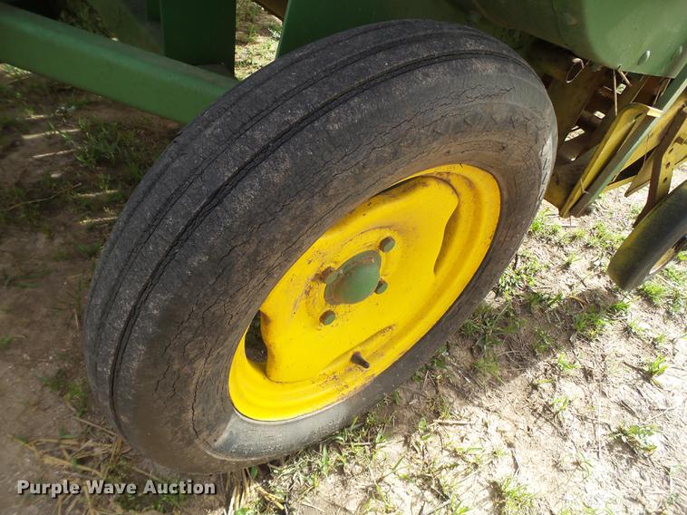 image for item FS9531 John Deere 224 small square baler