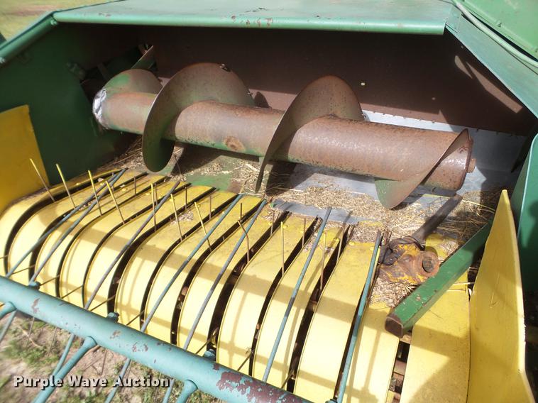 image for item FS9531 John Deere 224 small square baler