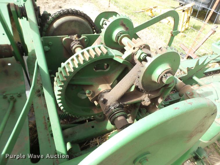 image for item FS9531 John Deere 224 small square baler
