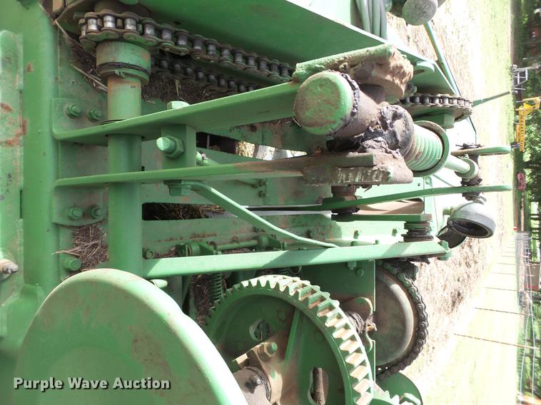 image for item FS9531 John Deere 224 small square baler