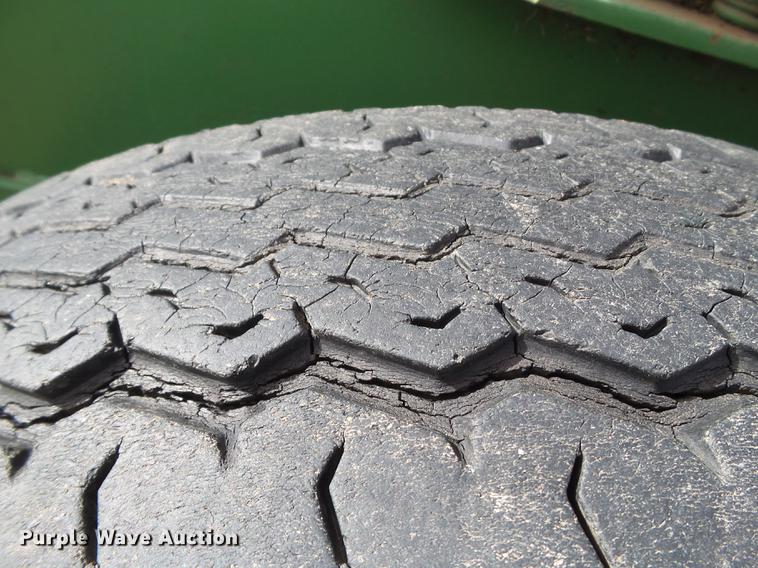 image for item FS9531 John Deere 224 small square baler