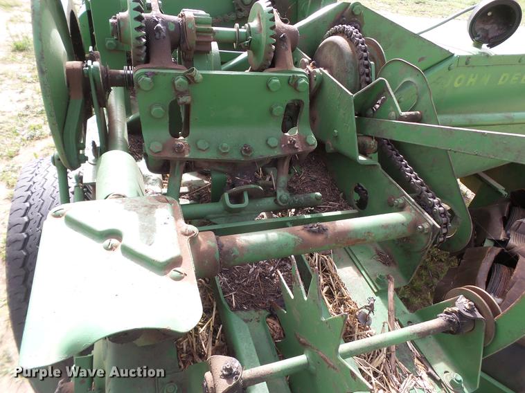 image for item FS9531 John Deere 224 small square baler