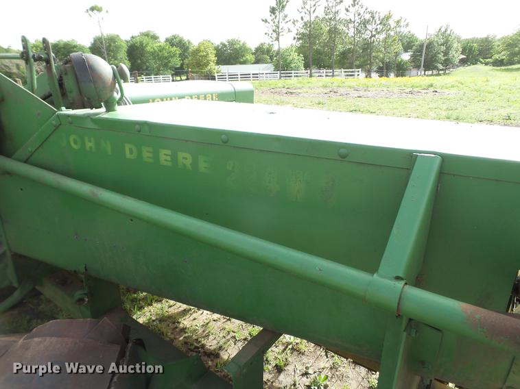 image for item FS9531 John Deere 224 small square baler