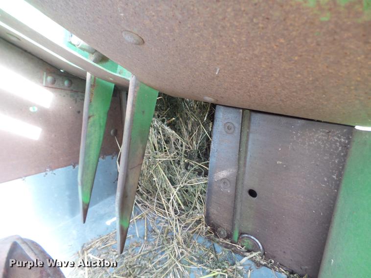 image for item FS9531 John Deere 224 small square baler