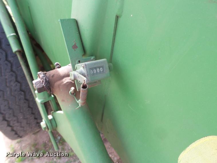 image for item FS9531 John Deere 224 small square baler