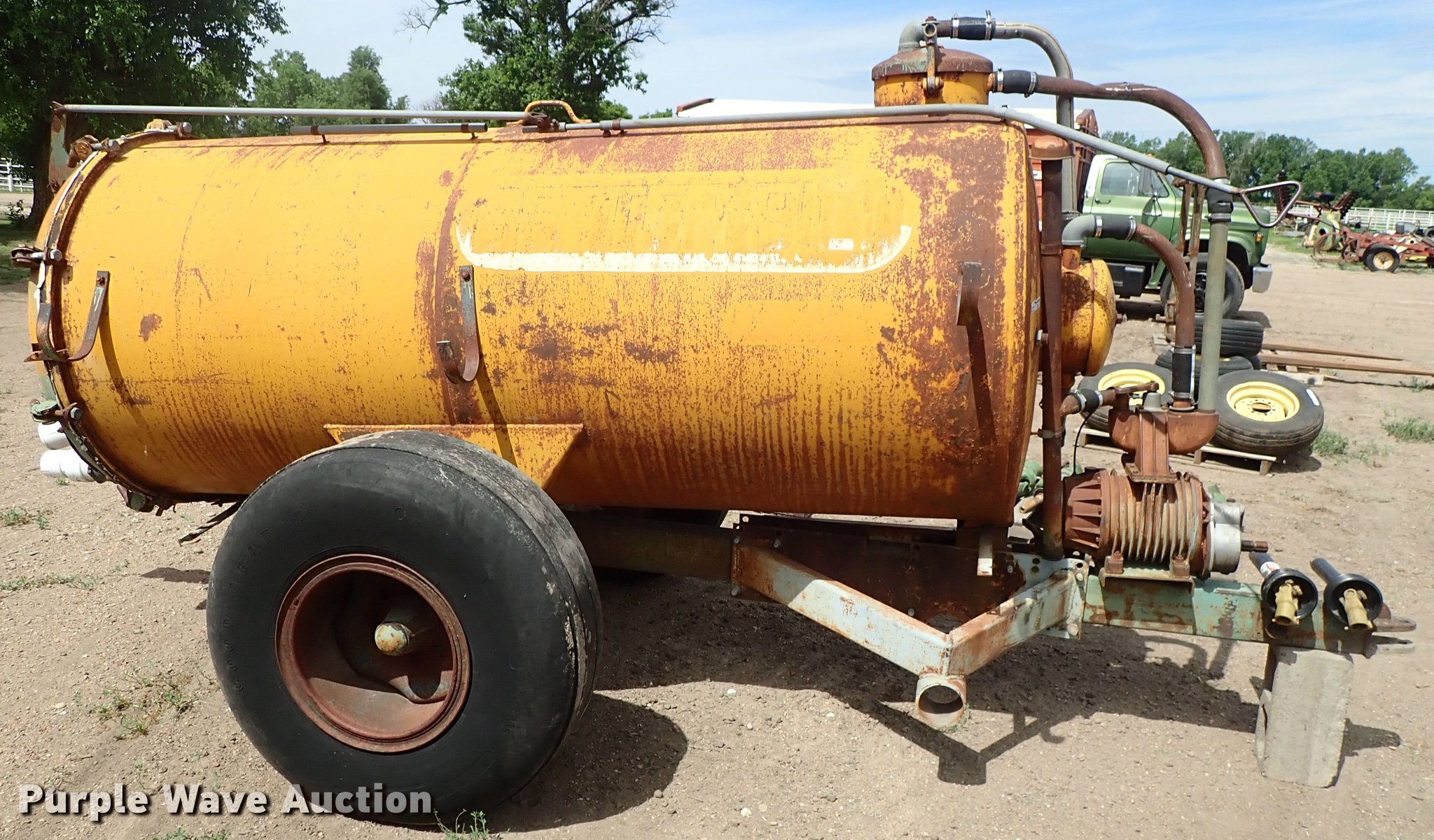 Better Built honey wagon in Kinsley, KS Item FH9940 sold Purple Wave